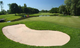 a greenside bunker